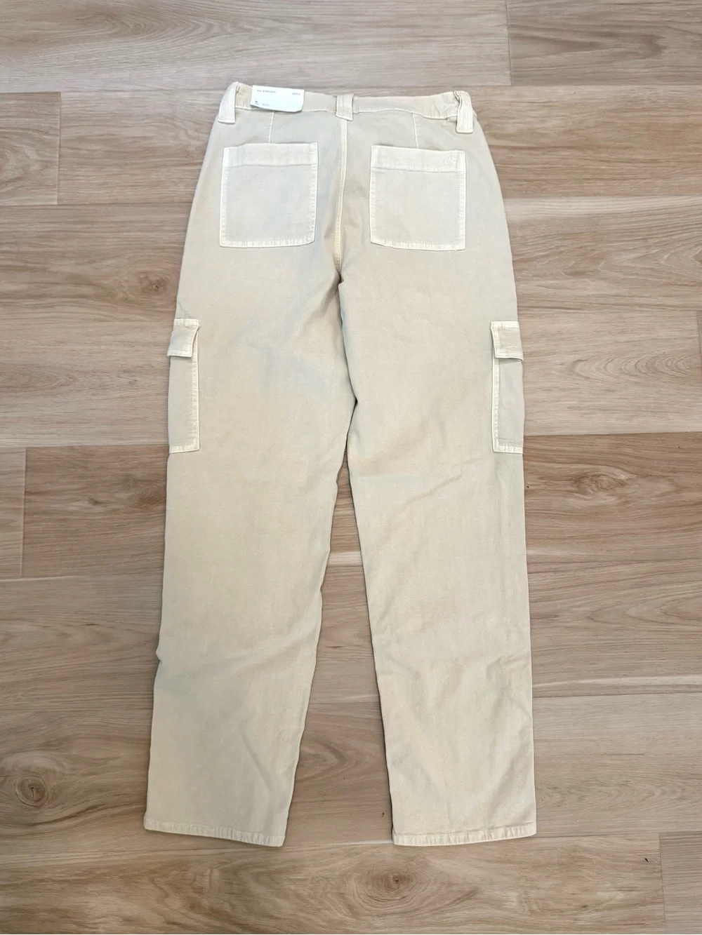 American Eagle 90s Straight Stretch Cargo Pants Cream Utility NWT Size 8